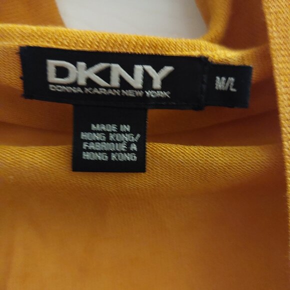 DKNY - Picture 2 of 3